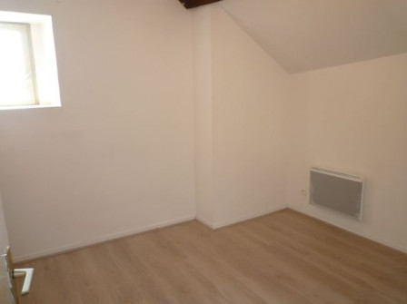Location appartement type 4 (T4) 70m2 Cremieu-38Z03100PL000288-692-04