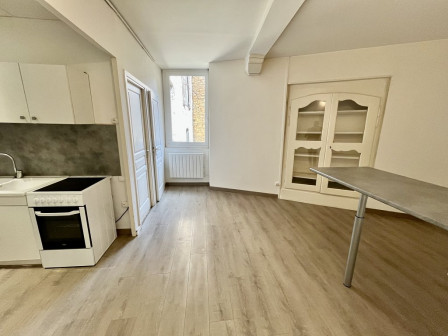 Location appartement type 2 (T2) 78m2 Cremieu-38Z03100PL000825-692-04