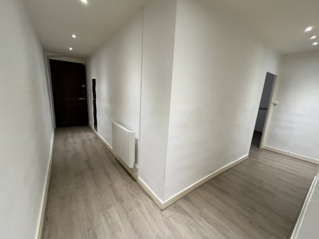 Location appartement type 2 (T2) 78m2 Cremieu-38Z03100PL000825-692-06