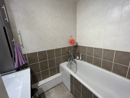 Location appartement type 4 (T4) 90m2 Cremieu-38Z03100PL001125-692-07