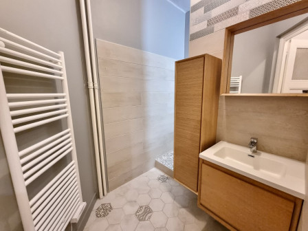 Location appartement type 3 (T3) 83m2 Lyon-38Z03100PL001301-692-03