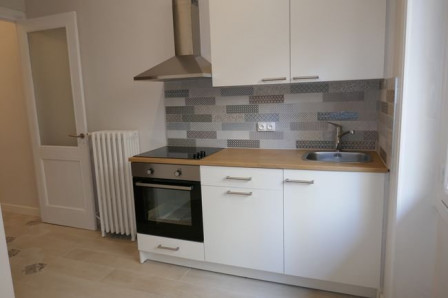 Location appartement type 3 (T3) 83m2 Lyon-38Z03100PL001301-692-05