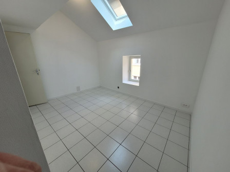 Location appartement type 2 (T2) 45m2 Cremieu-38Z03100PL001412-692-09