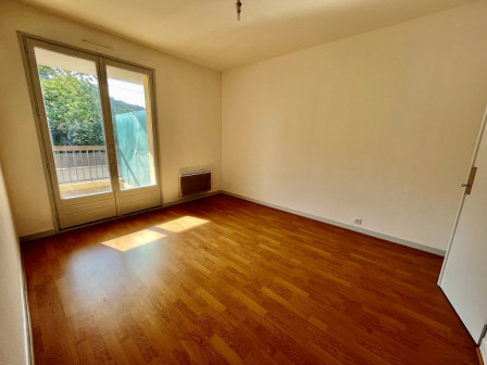 Location appartement type 2 (T2) 42m2 Cremieu-38Z03100PL001499-692-02