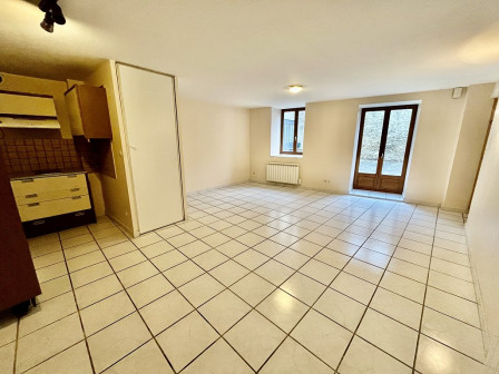 Location appartement type 2 (T2) 50m2 Cremieu-38Z03100PL001516-692-02