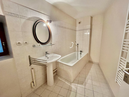 Location appartement type 2 (T2) 50m2 Cremieu-38Z03100PL001516-692-05