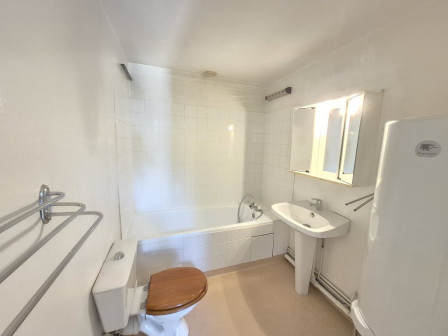 Location appartement type 2 (T2) 45m2 Cremieu-38Z03100PL001530-692-07