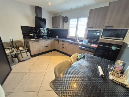 Location appartement type 4 (T4) 103m2 Venissieux-38Z03100PL001540-692-04