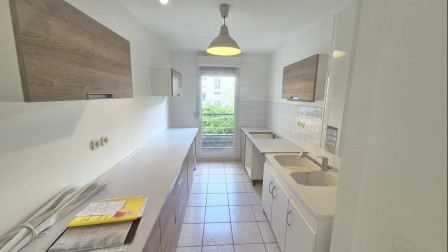 Location appartement type 4 (T4) 85m2 Villeurbanne-38Z03100PL001545-692-02