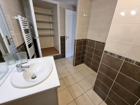 Location maison 3 pièces 88m2 St baudille de la tour-38Z03100PM001466-692-04