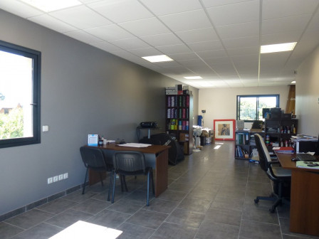 Location local/garage/parking 55m2 Villemoirieu-38Z03100VC001204-692-04